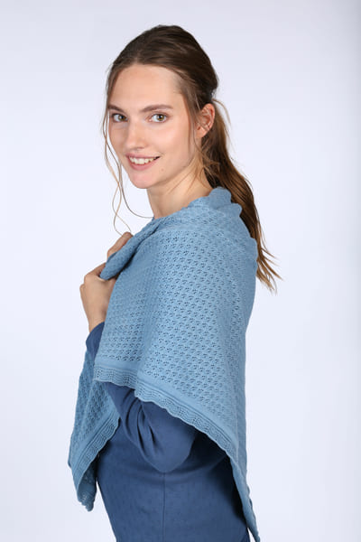 Strickdreieckstuch Lisa  - blue shadow
