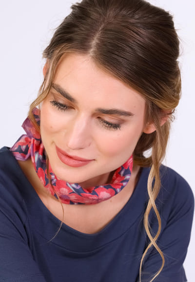 Tilla poppy field  - navy